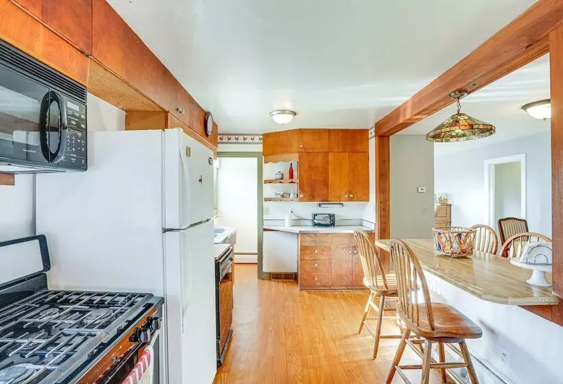 Renovated Chatham Home ~ Half Mi To Downtown!