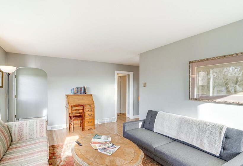 Renovated Chatham Home ~ Half Mi To Downtown!