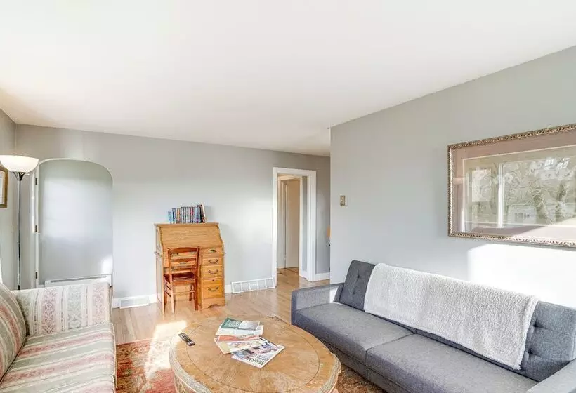 Renovated Chatham Home ~ Half Mi To Downtown!