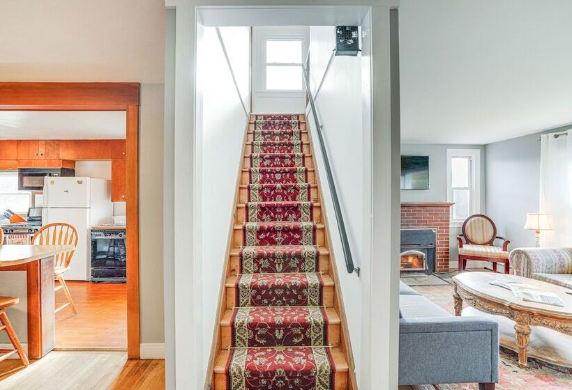 Renovated Chatham Home ~ Half Mi To Downtown!