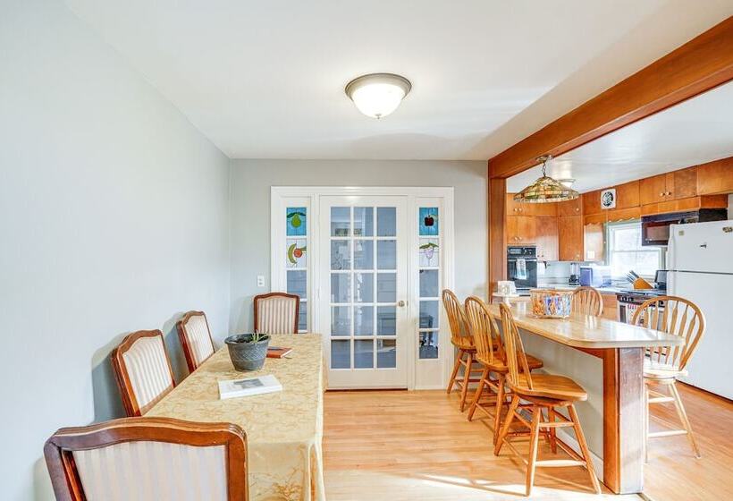 Renovated Chatham Home ~ Half Mi To Downtown!