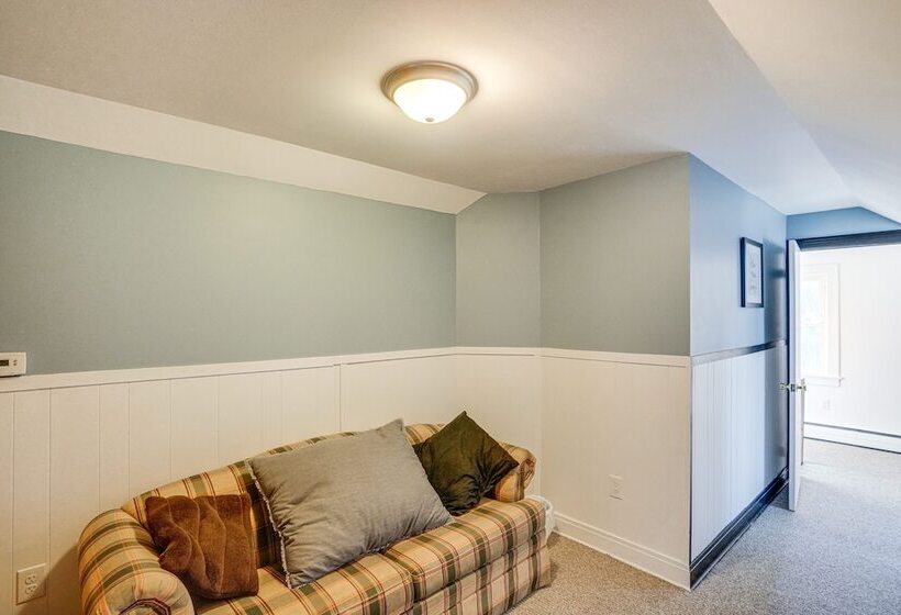 Renovated Chatham Home ~ Half Mi To Downtown!