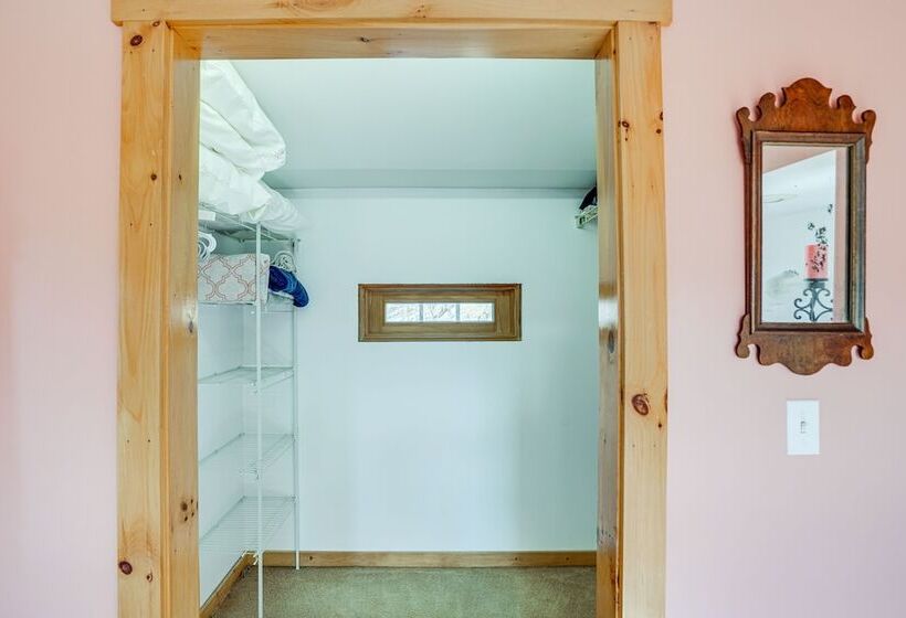 Renovated Chatham Home ~ Half Mi To Downtown!