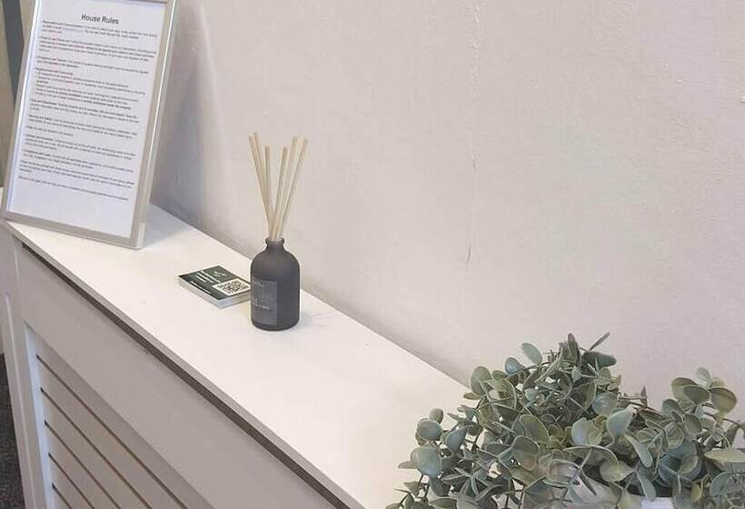 إقامة 4 Bed House In Accrington