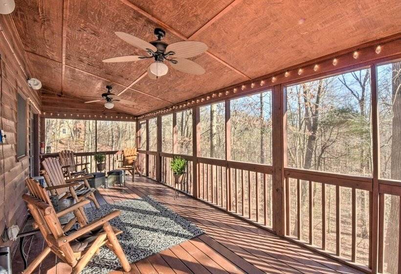 Resort Cabin W/ Hot Tub ~ 4 Miles To Downtown!