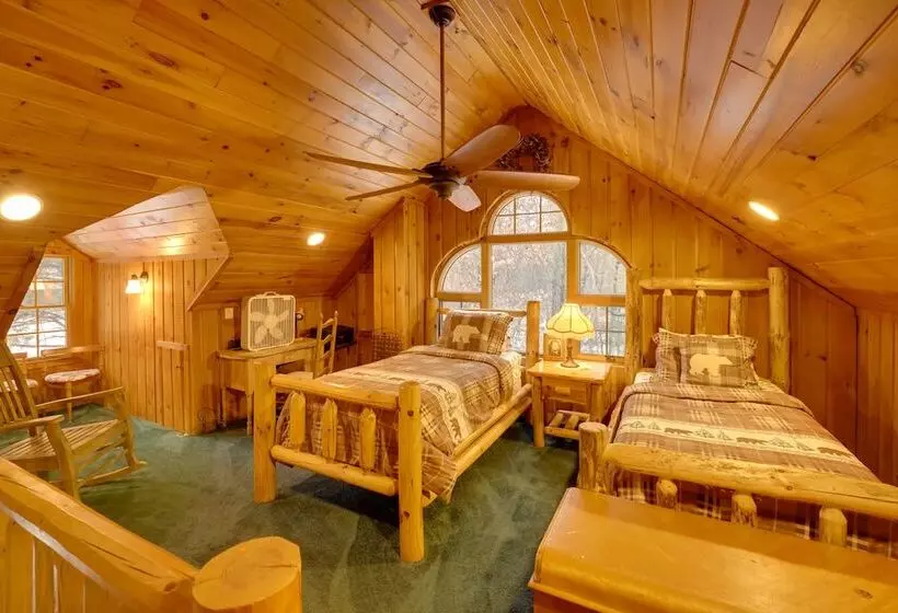 Riverfront Luther Cottage W/ Year Round Trail!