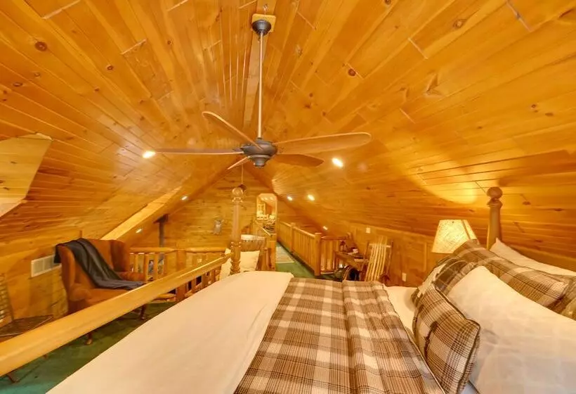 Riverfront Luther Cottage W/ Year Round Trail!