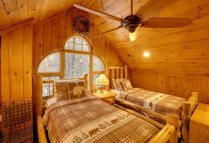 Riverfront Luther Cottage W/ Year Round Trail!