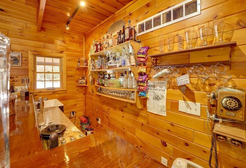 Riverfront Luther Cottage W/ Year Round Trail!