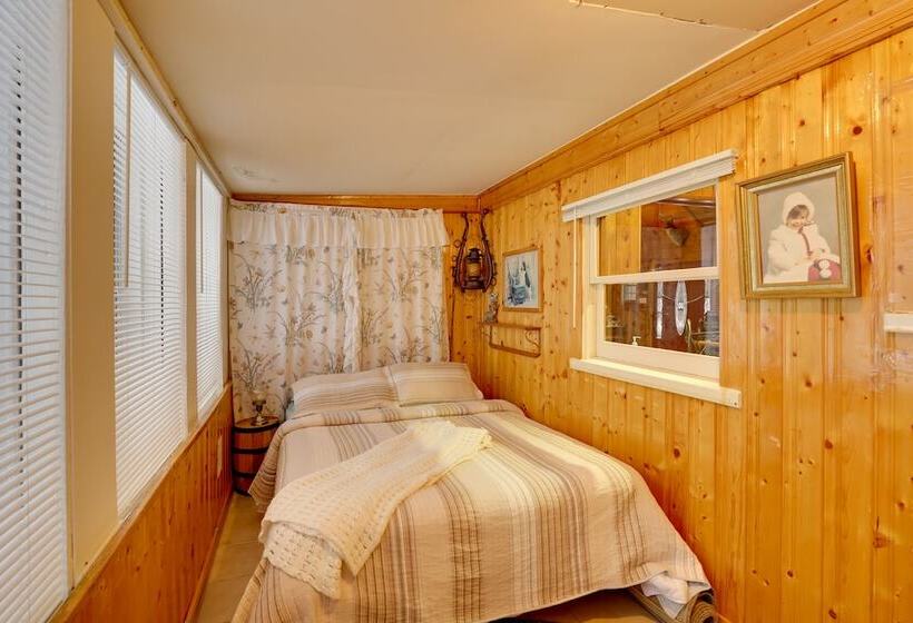 Riverfront Luther Cottage W/ Year Round Trail!