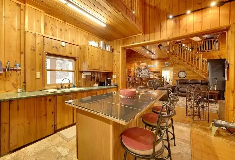 Riverfront Luther Cottage W/ Year Round Trail!