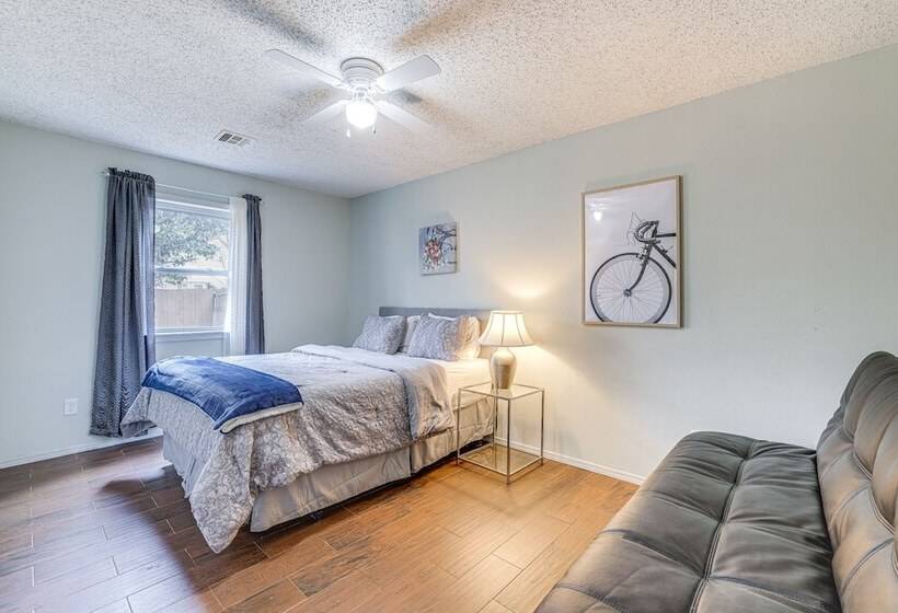 Rogers Vacation Home W/ Yard: 5 Mi To Bentonville