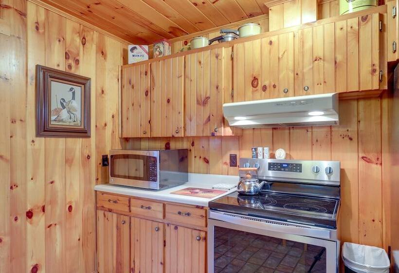 Dog Friendly Burnsville Home W/ Patio & Trails!