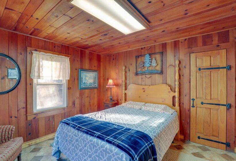 Dog Friendly Burnsville Home W/ Patio & Trails!