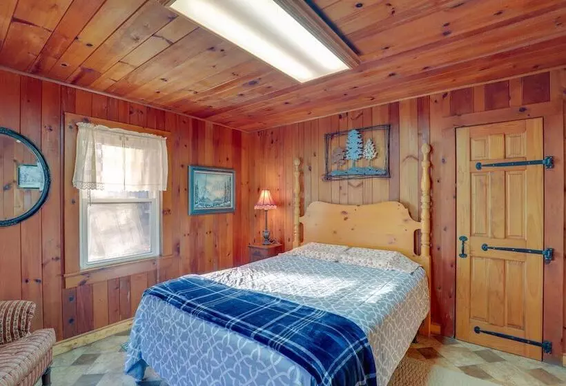 Dog Friendly Burnsville Home W/ Patio & Trails!