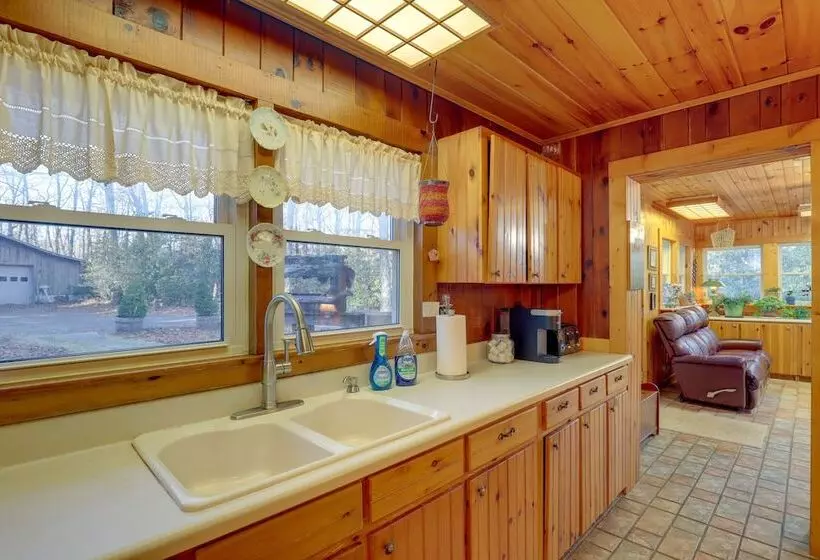 Dog Friendly Burnsville Home W/ Patio & Trails!