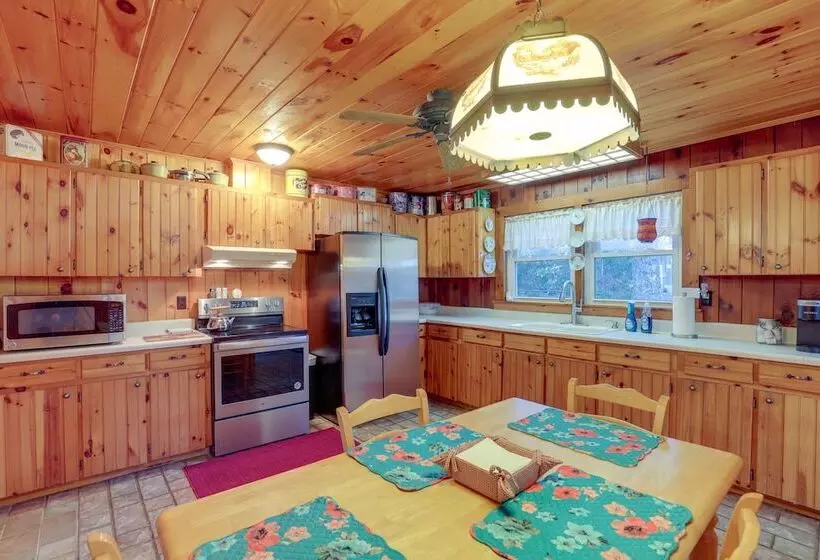 Dog Friendly Burnsville Home W/ Patio & Trails!