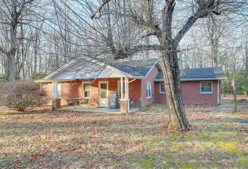 Dog Friendly Burnsville Home W/ Patio & Trails!