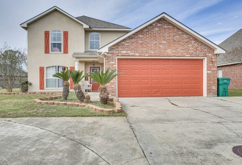 Spacious Family Friendly Home In Denham Springs!
