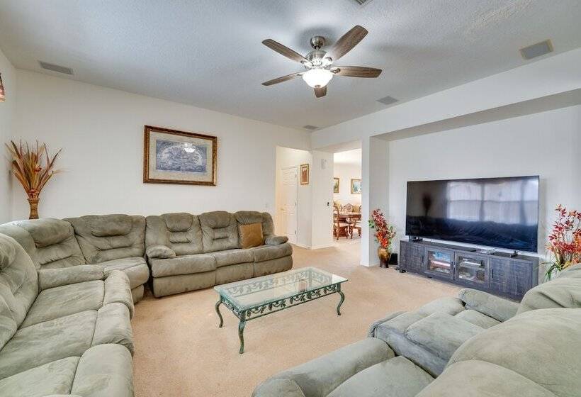 Spacious Kissimmee Villa W/ Private Pool & Hot Tub