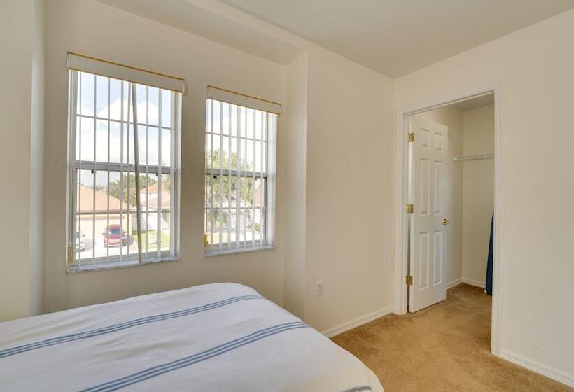 Spacious Kissimmee Villa W/ Private Pool & Hot Tub