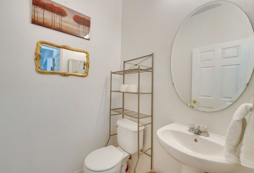 Spacious Kissimmee Villa W/ Private Pool & Hot Tub