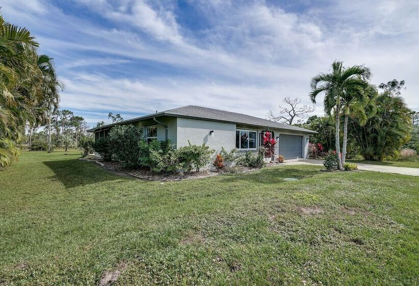 Game Room + Screened Lanai: Pine Island Getaway!