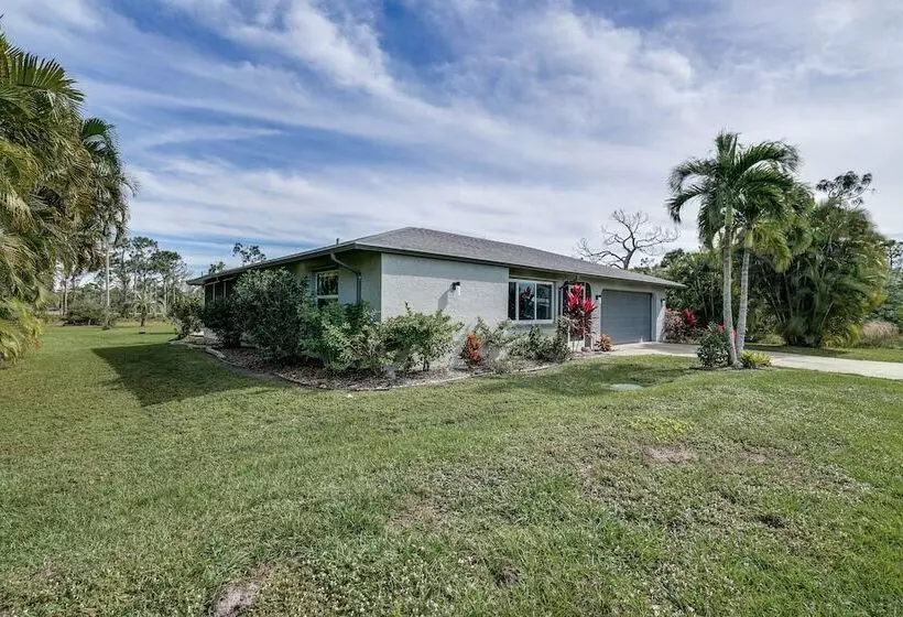 Game Room + Screened Lanai: Pine Island Getaway!