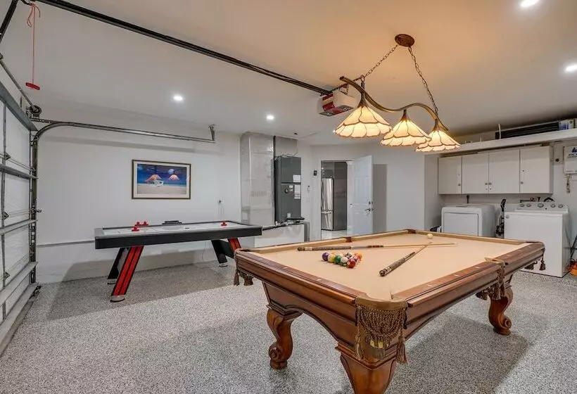 Game Room + Screened Lanai: Pine Island Getaway!