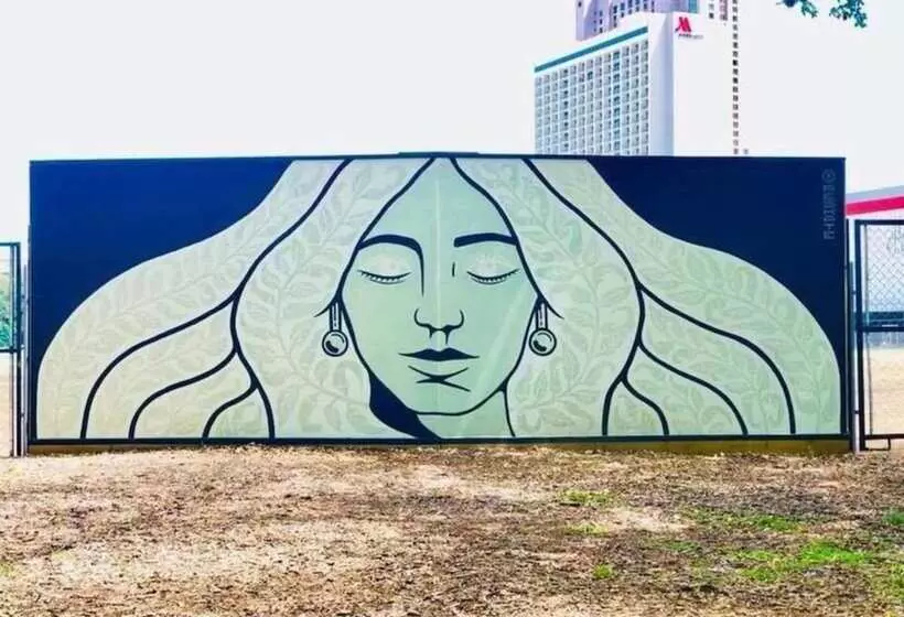 Step Into Comfort In This 3br/2ba Downtown Retreat