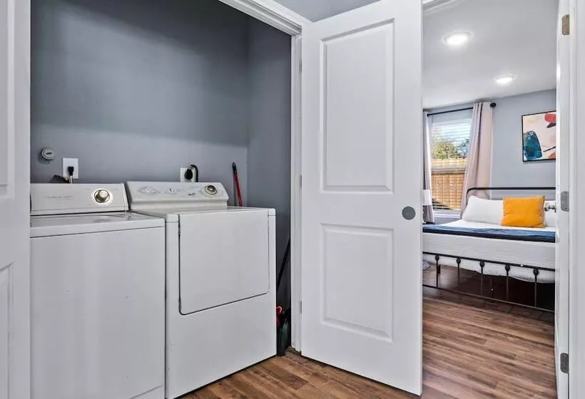 Step Into Comfort In This 3br/2ba Downtown Retreat