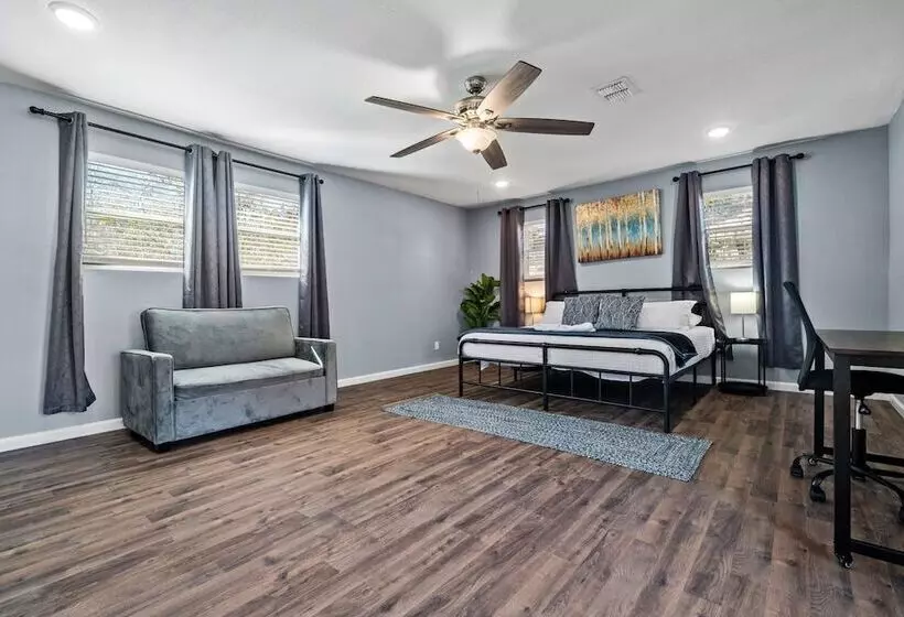 Step Into Comfort In This 3br/2ba Downtown Retreat
