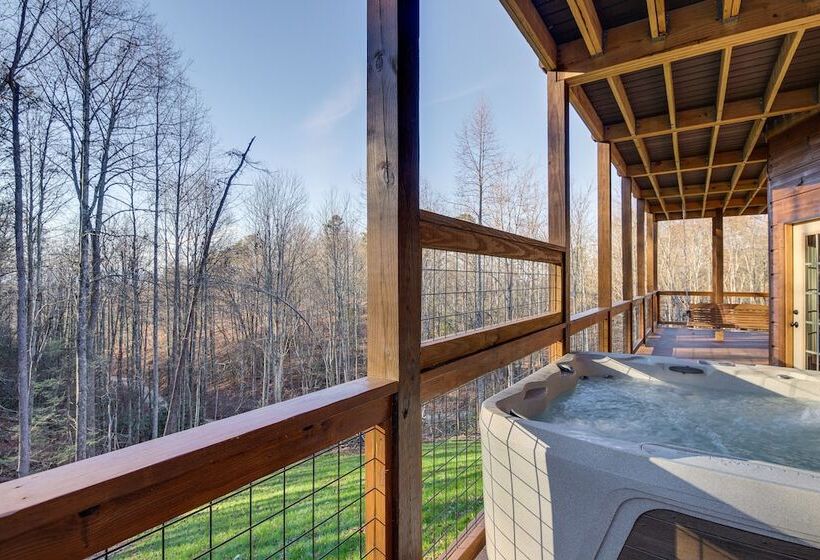 Stunning Sevierville Cabin: Hot Tub & Deck W/ View