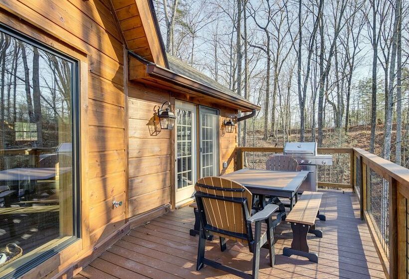 Stunning Sevierville Cabin: Hot Tub & Deck W/ View