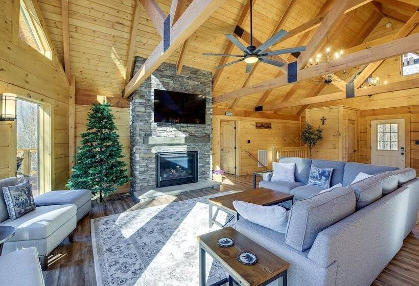 Stunning Sevierville Cabin: Hot Tub & Deck W/ View