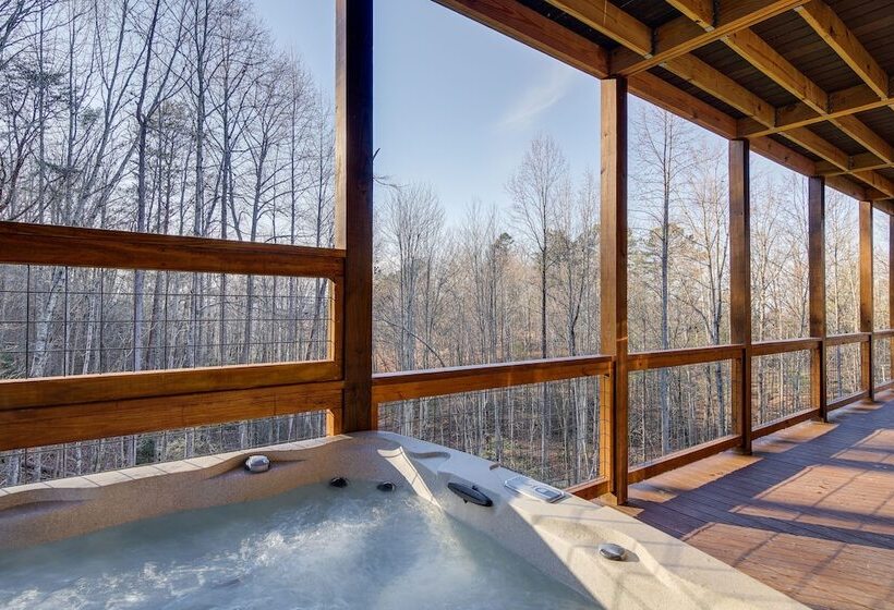 Stunning Sevierville Cabin: Hot Tub & Deck W/ View