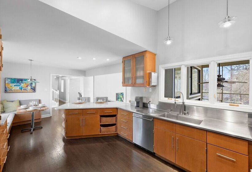 Sun Up, Sun Down By Avantstay Pool W/ Waterfall