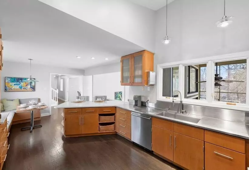 Sun Up, Sun Down By Avantstay Pool W/ Waterfall