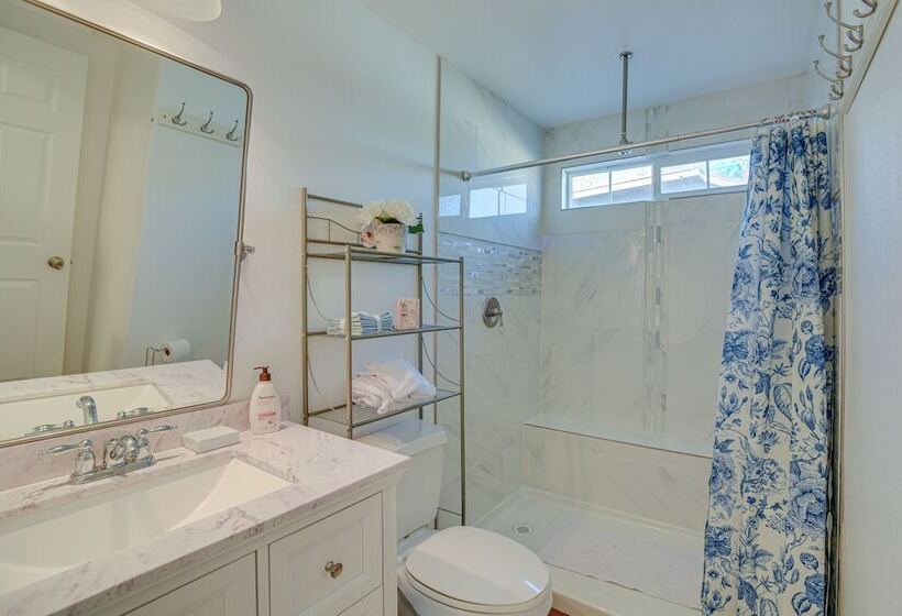 Sunlit Albuquerque Retreat: 3 Mi To Old Town!