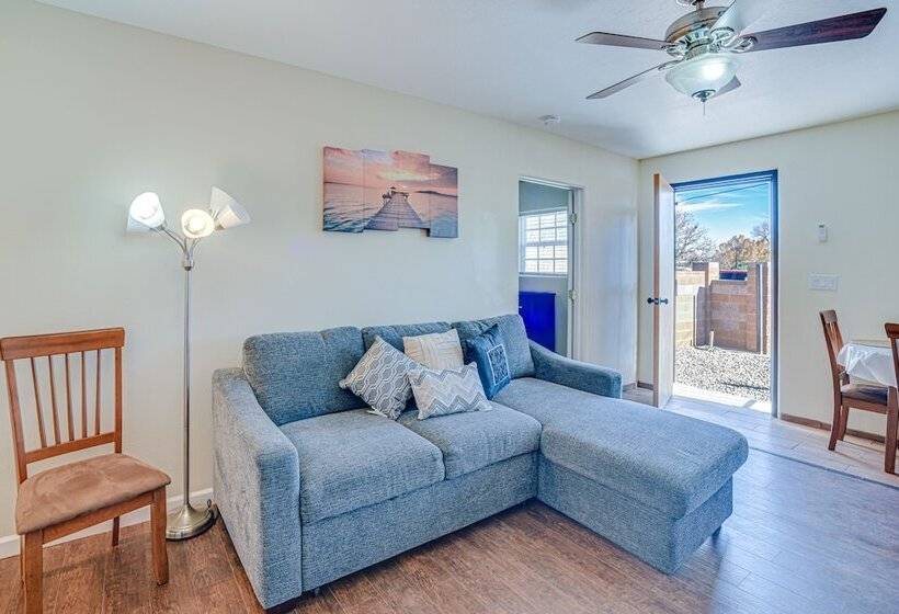 Sunlit Albuquerque Retreat: 3 Mi To Old Town!
