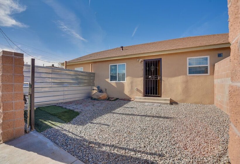 Sunlit Albuquerque Retreat: 3 Mi To Old Town!