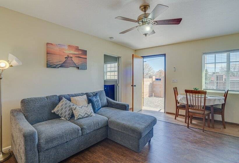Sunlit Albuquerque Retreat: 3 Mi To Old Town!