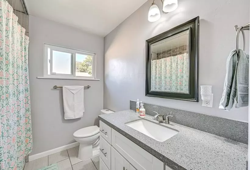 Walkable Chula Vista Home W/ Covered Patio