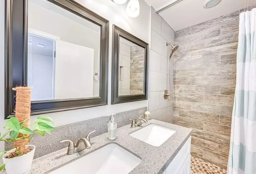 Walkable Chula Vista Home W/ Covered Patio