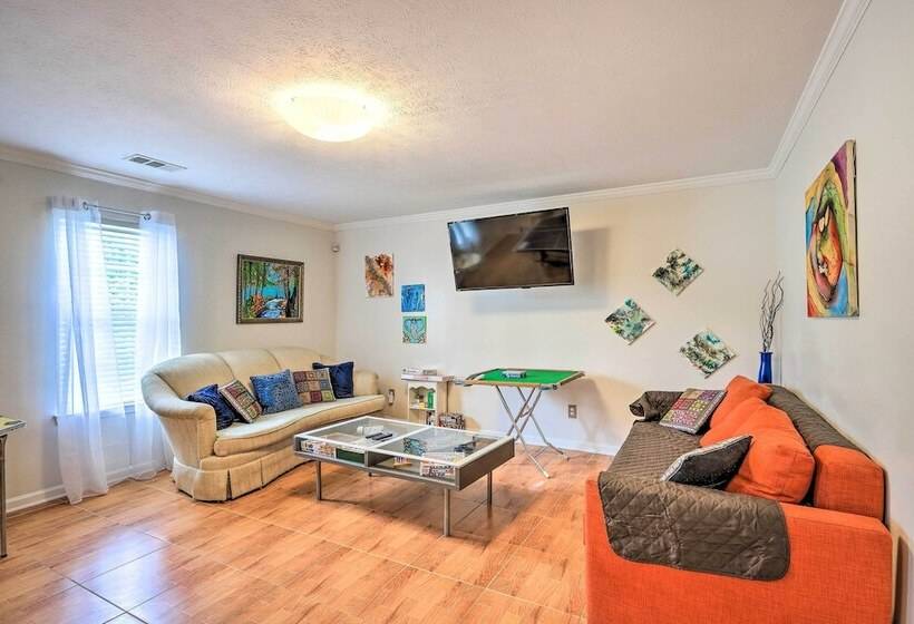 Beautiful Hampton Home W/ Gazebo & Backyard!