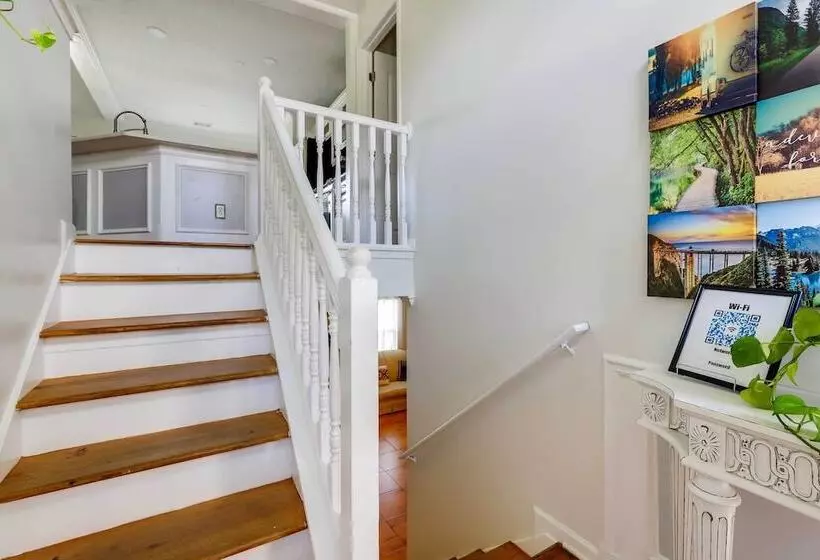 Beautiful Hampton Home W/ Gazebo & Backyard!