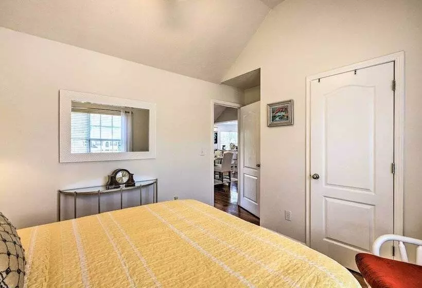 Beautiful Hampton Home W/ Gazebo & Backyard!