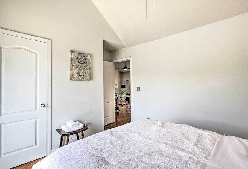 Beautiful Hampton Home W/ Gazebo & Backyard!