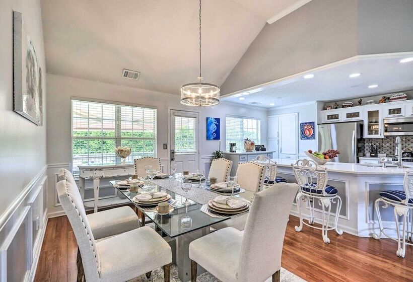 Beautiful Hampton Home W/ Gazebo & Backyard!