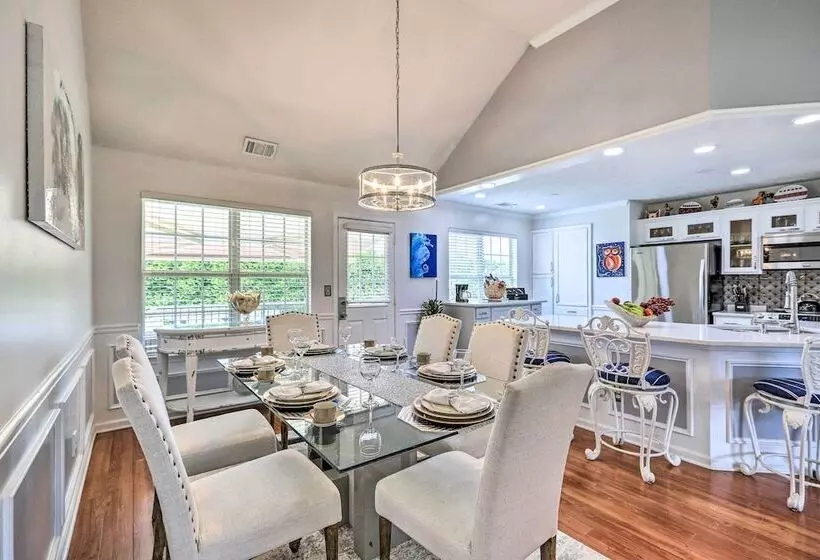 Beautiful Hampton Home W/ Gazebo & Backyard!